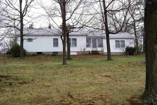1660 W 635 N, Howe, IN 46746