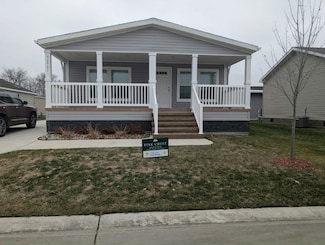 52521 Green Ash Ct Unit 156, Chesterfield, MI 48051