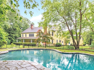 4 Lyons Plain Rd, Weston, CT 06883