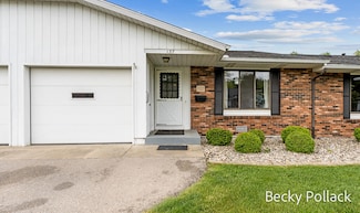 230 S State St Unit 137, Zeeland, MI 49464