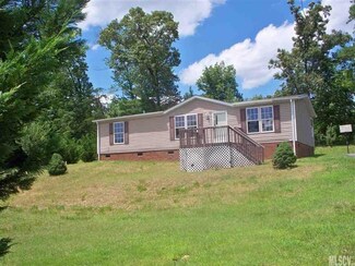 3812 Crossing Creek Dr, Hudson, NC 28638