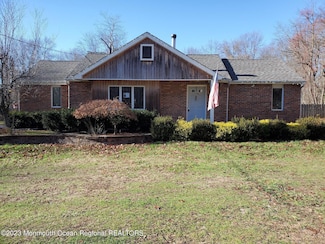 16 Pinewood Rd, Howell Township, NJ 07731