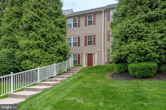 1164 Blue Bird Ln Unit 23, York, PA 17402