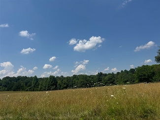 5046 Bowling Green Rd, Scottsville, KY 42164