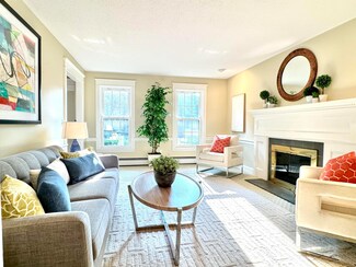 97 Deepwood Dr, Portland, ME 04103