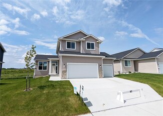 2913 Lund St, Norwalk, IA 50211
