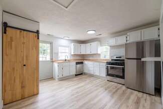 2115 N Weller Ave, Springfield, MO 65803