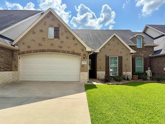 3865 E Pointe Dr, Beaumont, TX 77706