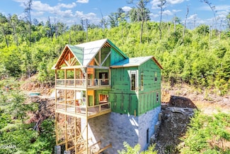 928 Ski Mountain Rd, Gatlinburg, TN 37738