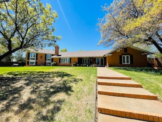 104 Kirchwood Place One, Plainview, TX 79072