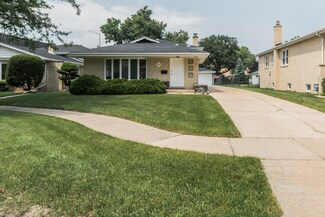 5954 W Maple Ave, Berkeley, IL 60163