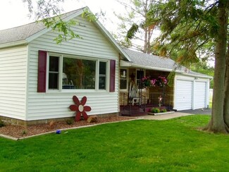 505 Vine St, Wonewoc, WI 53968