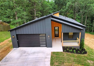 5 Saint Asaph Dr, Bella Vista, AR 72714