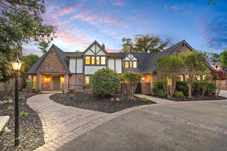 9815 Mira Del Rio Dr, Sacramento, CA 95827