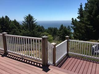 99 Sea Crest Rd, Whitethorn, CA 95589