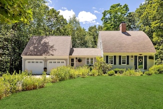 153 Ash Swamp Rd, Newmarket, NH 03857