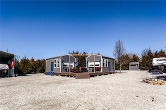 21 Coleman Dr, Lincoln Township, KS 66040