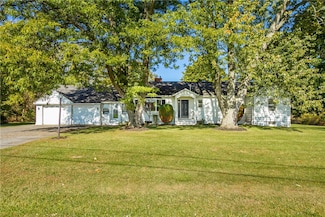 1345 W River Rd, Waterloo, NY 13165