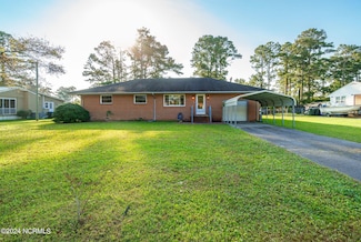 2705 Eastover Ct, Newport, NC 28570