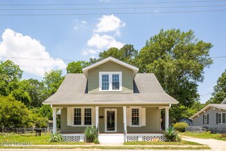 211 E Johnson St, Clinton, NC 28328