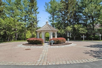 1601 Pondcrest Ln, White Plains, NY 10607