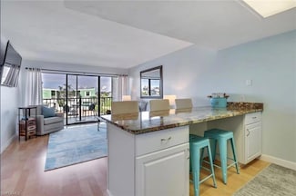 260 Southbay Dr Unit 103, Naples, FL 34108
