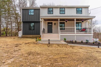 5 Squamscott Rd, Stratham, NH 03885
