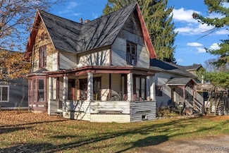 8 Monroe St, Ellicottville, NY 14731