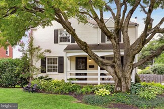 8 Old Oaks Rd, Bryn Mawr, PA 19010