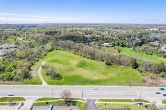 8152 S Saginaw St, Grand Blanc, MI 48439