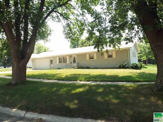 132 Circle Dr, Sibley, IA 51249
