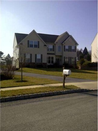 100 Candlewyck Dr, Avondale, PA 19311