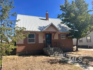 914 W 3rd St, Weiser, ID 83672