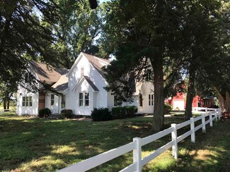 8301 N Hoover Rd, Hesston, KS 67062