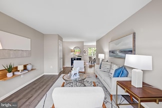 2050 N Calvert St Unit 410, Arlington, VA 22201