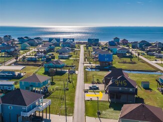 945 Bowers Ln, Crystal Beach, TX 77650