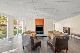600 E 8th St Unit 2K, Kansas City, MO 64106