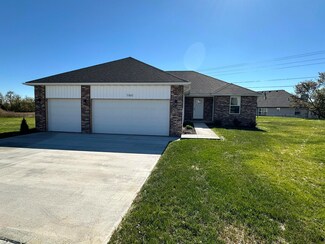 1160 N Maxine Ave, Nixa, MO 65714
