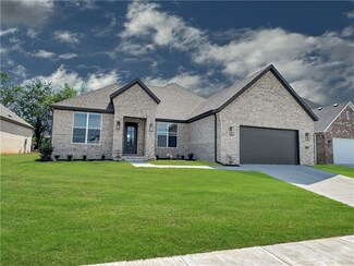 4818 N Parley Bend, Fayetteville, AR 72764