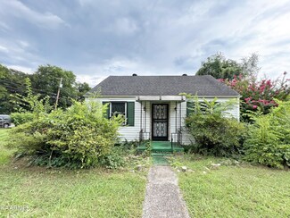 1603 Crestview St, Knoxville, TN 37915