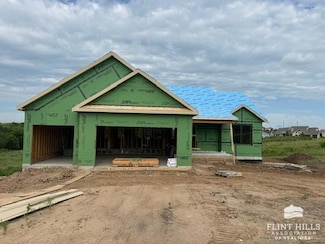 3330 Ocean Dr, Manhattan, KS 66503