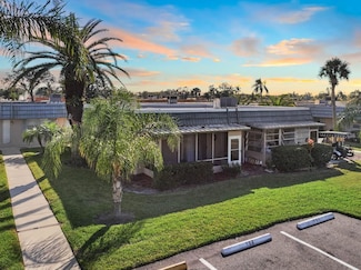 1802 Bedford Terrace Unit 182, Sun City Center, FL 33573