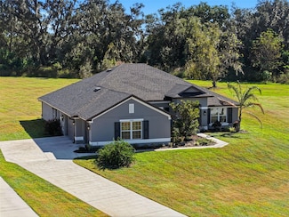 41043 Stanton Hall Dr, Dade City, FL 33525