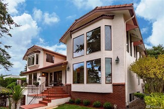 3008 Magnolia Blvd W, Seattle, WA 98199