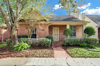 509 Brad Ct, Webster, TX 77598