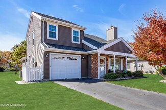 5 Dogwood Dr, Barnegat, NJ 08005