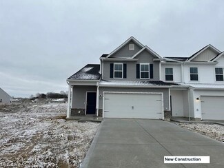 445 Honeycrisp Dr NE, Louisville, OH 44641