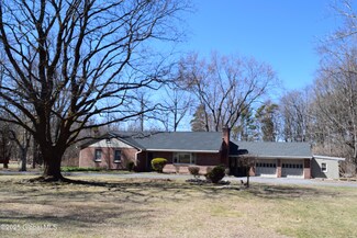 1977 Brookview Rd, Castleton On Hudson, NY 12033