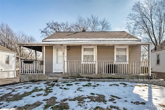 10212 Saint Arthur Ln, Saint Ann, MO 63074