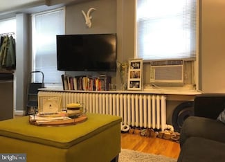 1324 Pine St Unit 1R, Philadelphia, PA 19107